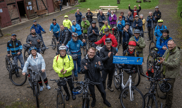 Zur Premiere der „Tour de Lichtloch“ waren Bürgermeister der Anliegergemeinden ebenso mit dem Rad gekommen wie zahlreiche Vereinsmitglieder und erste Gäste. Foto: Detlev Müller