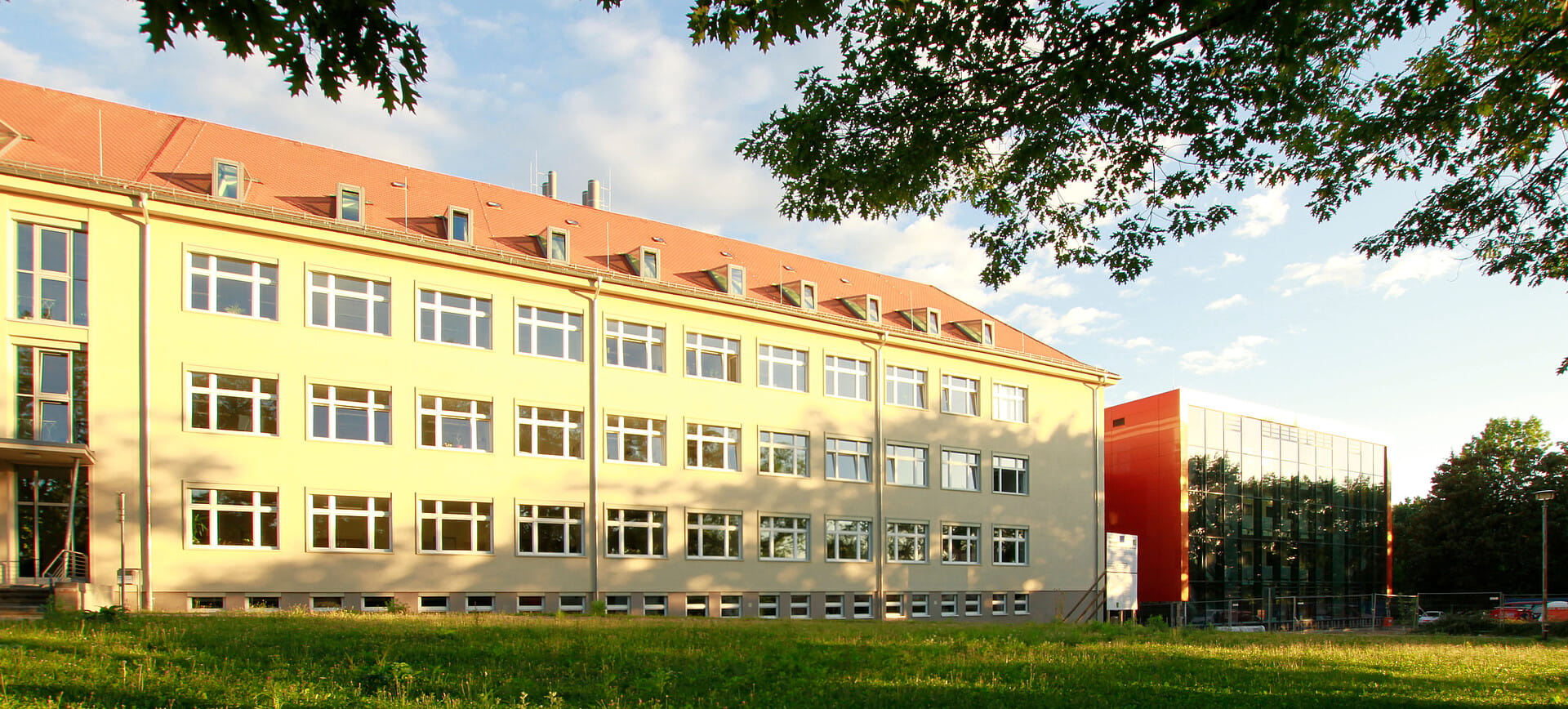 Hauptgebäude_Technikum.jpg